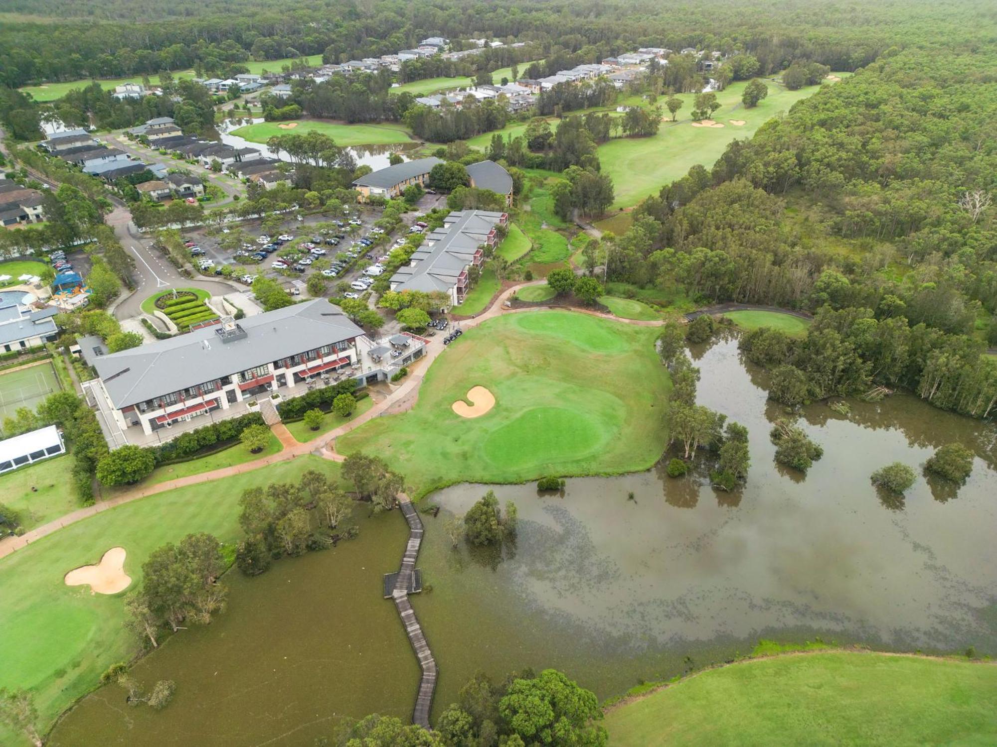 וויונג Mercure Kooindah Waters Central Coast מראה חיצוני תמונה